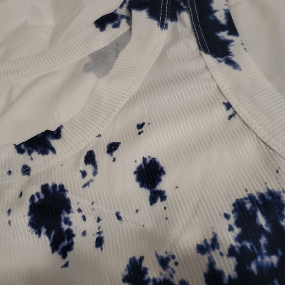 🔥 1 Left New graffiti tank top - Picture 6 of 7